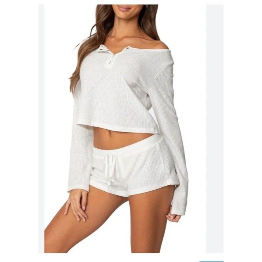 EDIKTED Teddy  Cropped Waffle Top Henley Long Sleeve NWT